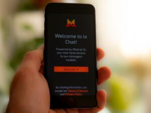 Новый ИИ от Mistral: европейская альтернатива OpenAI с упором на приватность
